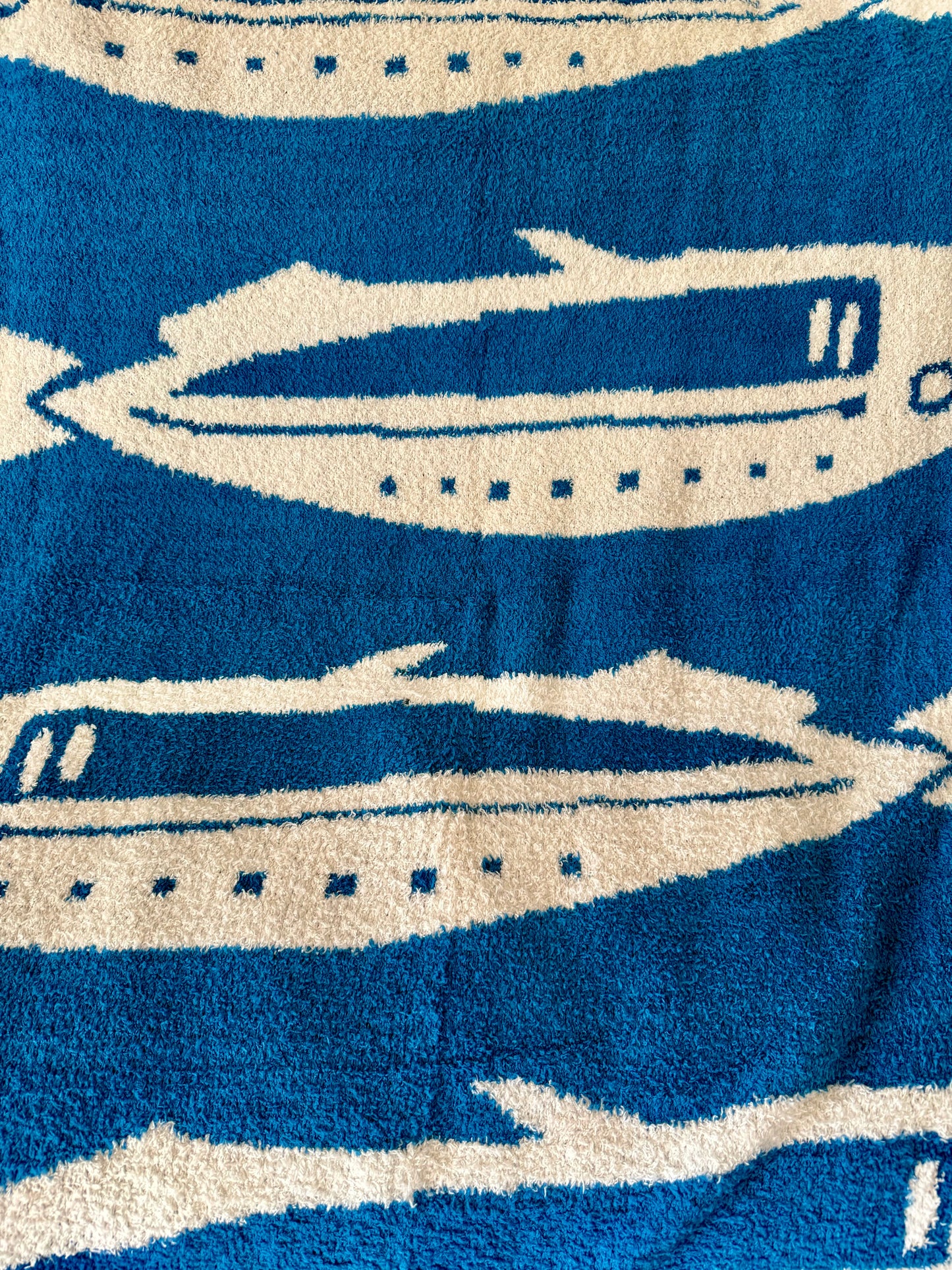 Pacific Row Plush Throw - Swell Blue