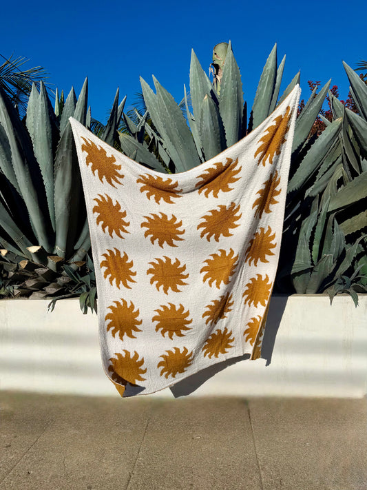 Sun Plush Throw - Buckhorn Brown