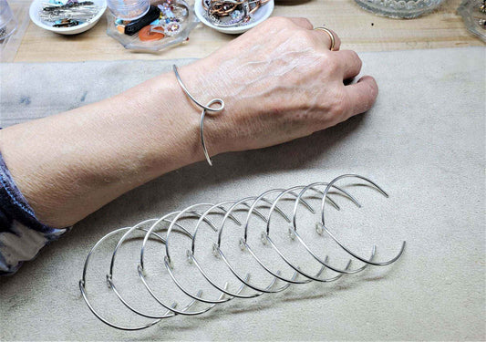 Handmade Wire Sculpted Silver Teardrop Bangle