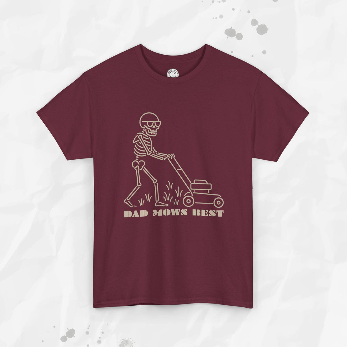 Dad Mows Best – T-Shirt