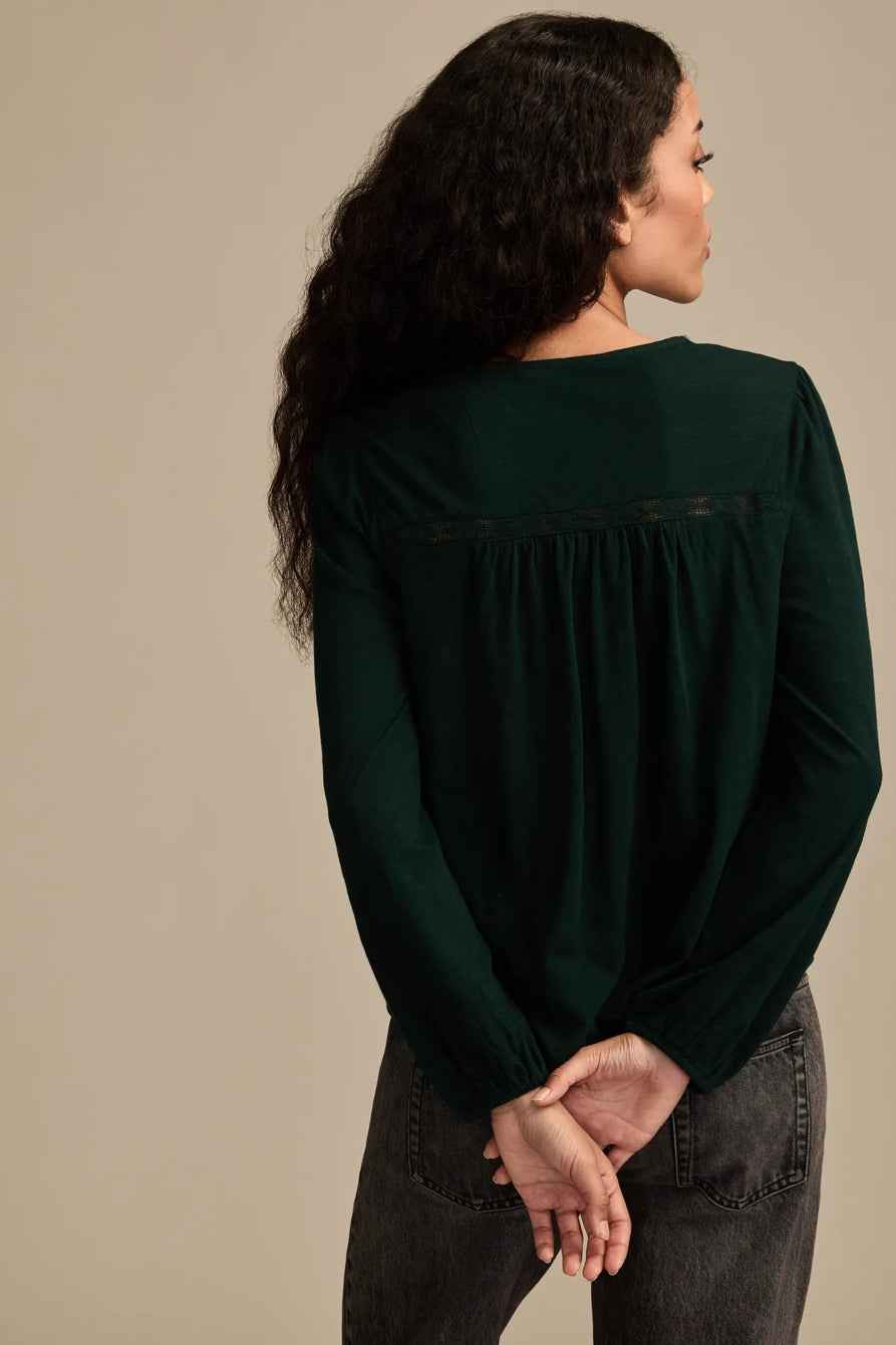 [146686-300] WOMENS LUCKY BRAND LACE YOKE PEASANT TOP - MAGICAL FOREST