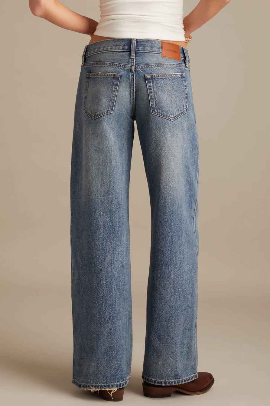 [150926-420] WOMENS LUCKY BRAND SUPER LOW RISE ULTRA WIDE - GET LOW WASH