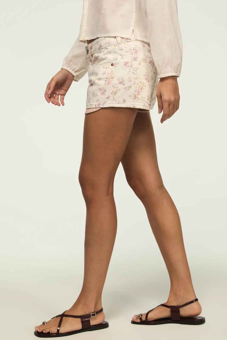 [163339-960] WOMENS LUCKY BRAND MID RISE FESTIVAL SHORT - BOPPIN' FLORALS WASH