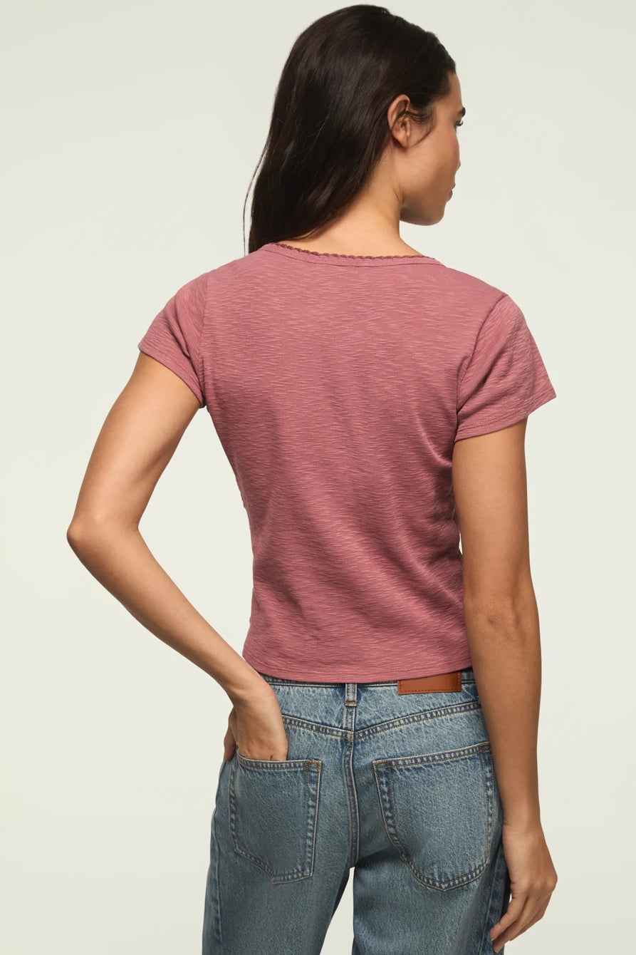 [167405-660] WOMENS LUCKY BRAND CROCHET TRIM SHORT SLEEVE HENLEY - LILAS