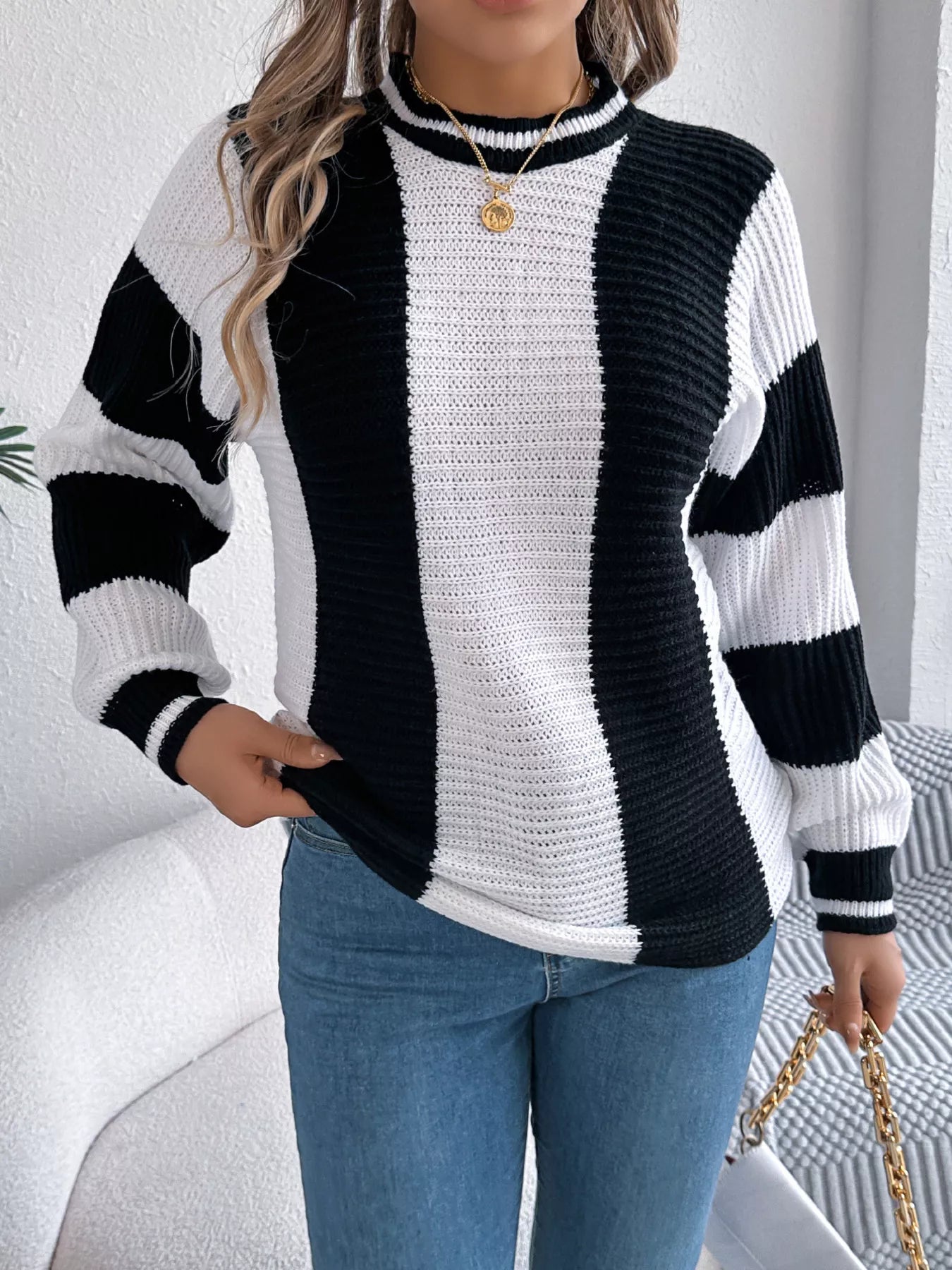 Round Neck Color Block Sweater