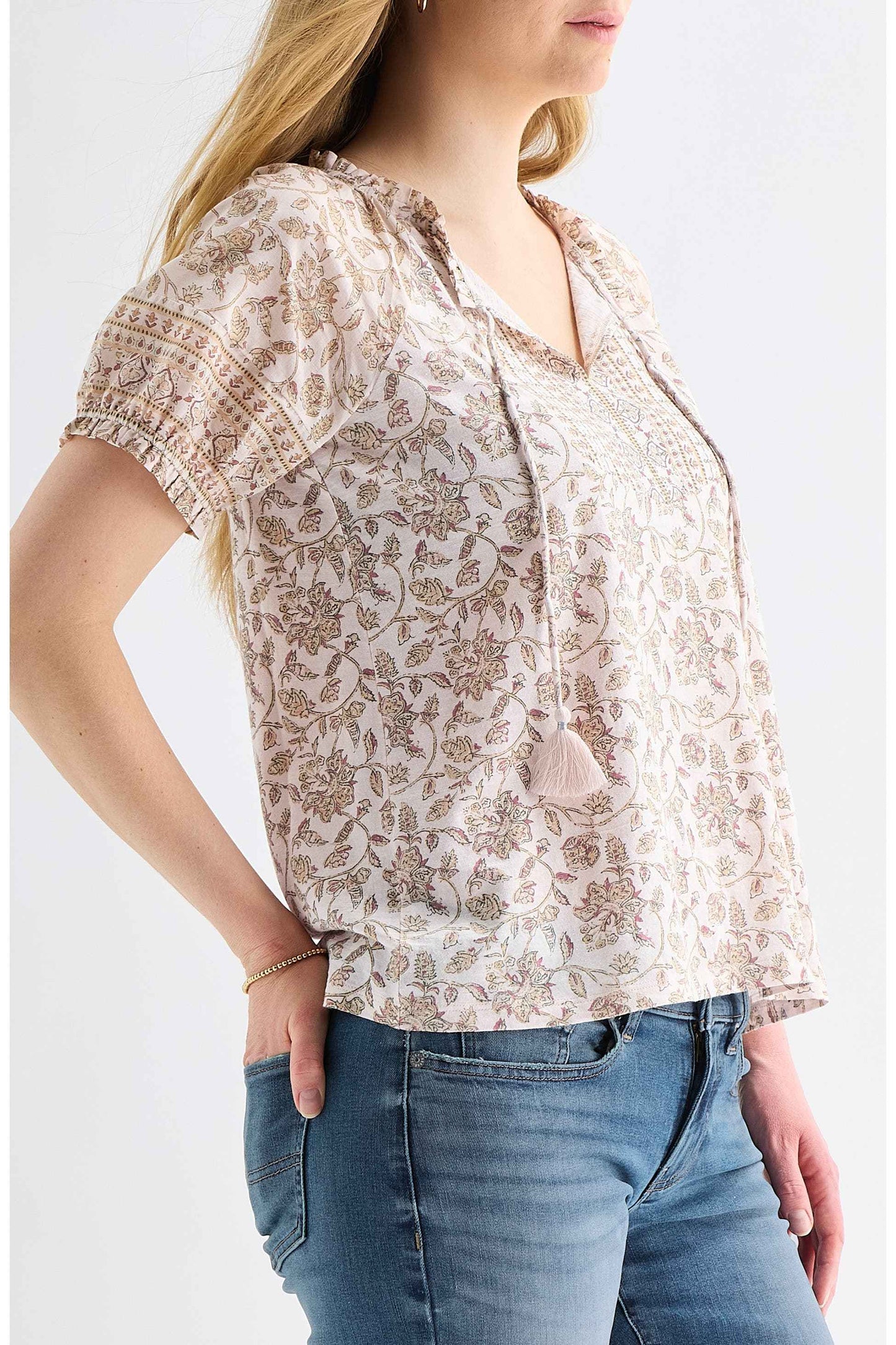 [159549-680] WOMENS LUCKY BRAND SHORT SLEEVE NOTCH NECK - PINK MULTI
