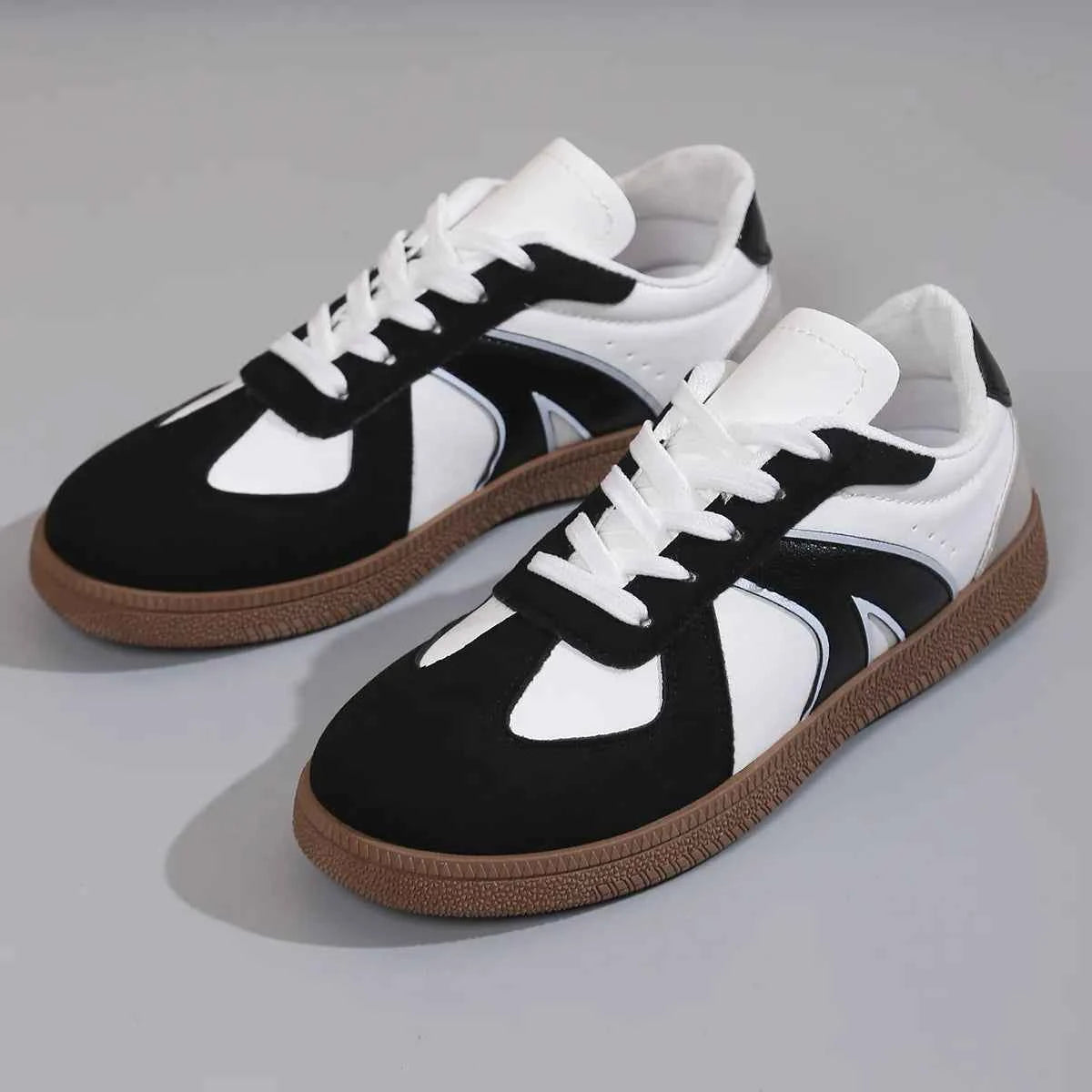 Lace Up Round Toe Sneakers
