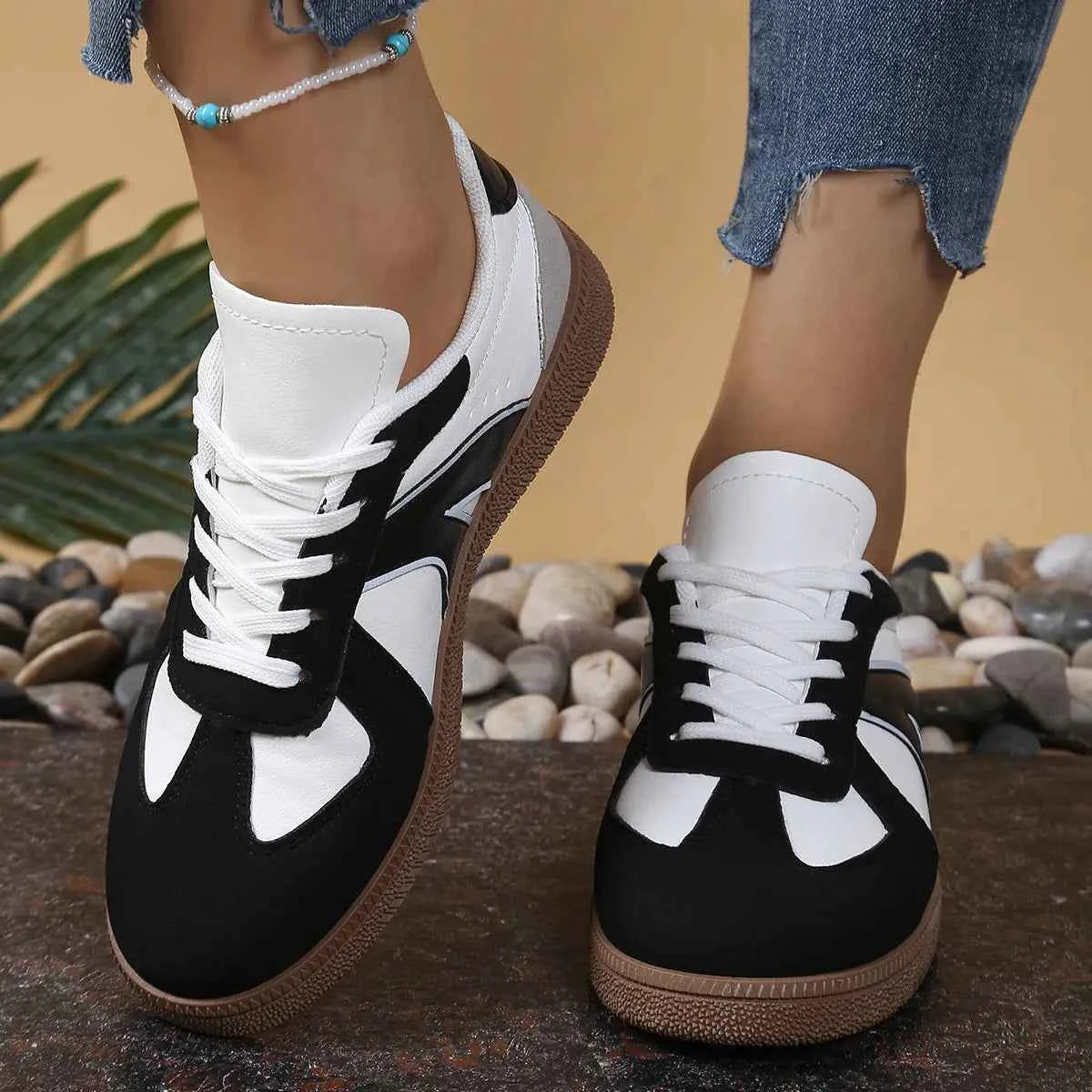 Lace Up Round Toe Sneakers