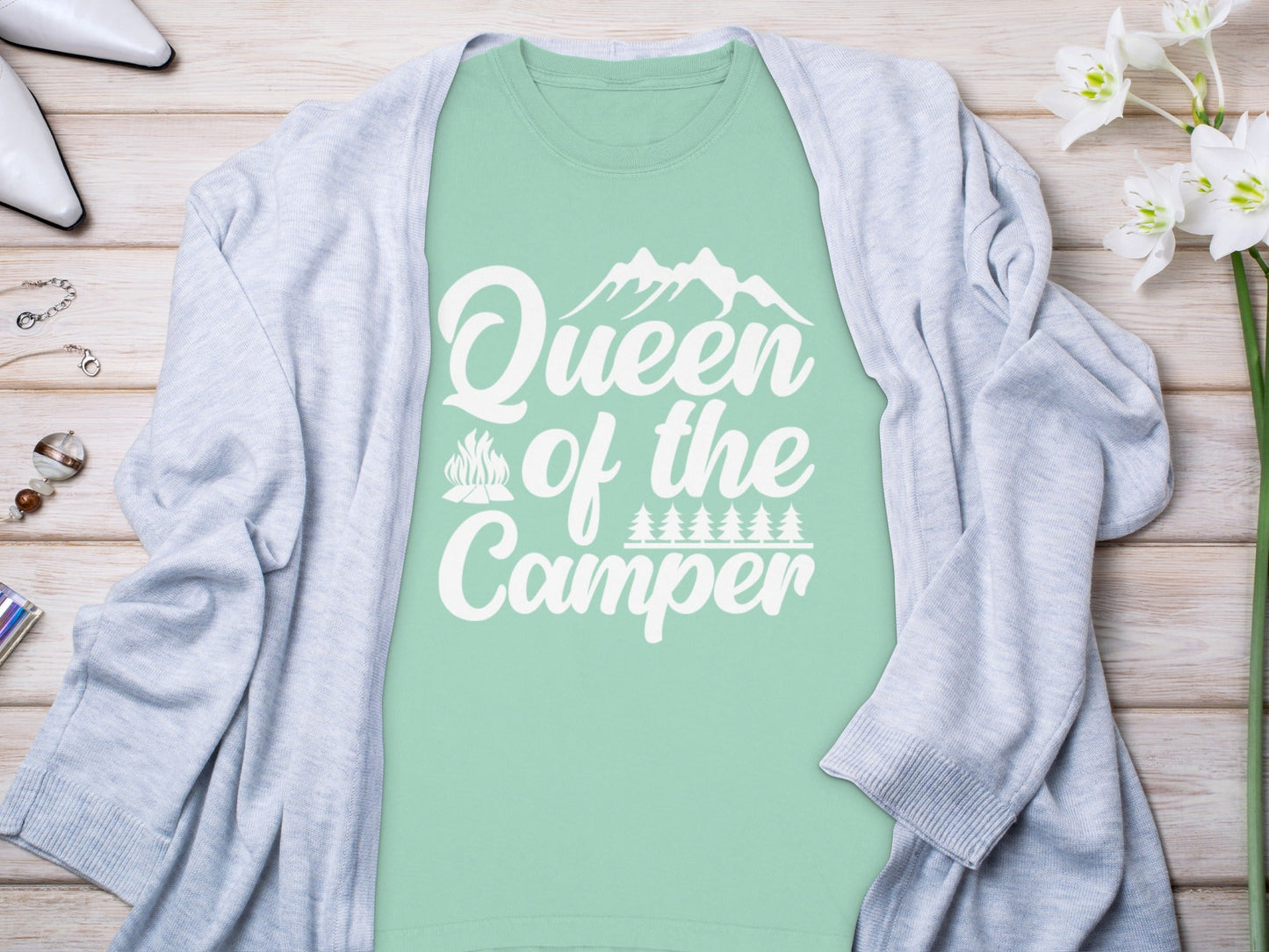 Queen of the Camper Great Outdoors Enthusiast Long Sleeve T-Shirt