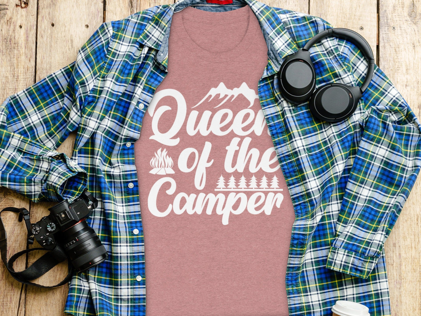 Queen of the Camper Graphic Print Camping Lover T-Shirt