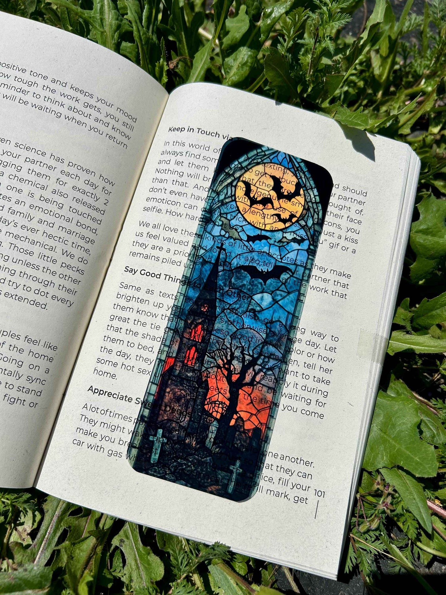 Gothic Graveyard Bookmark - Spooky Dark Academia Book Accessory, Haunted Cemetery Art, Horror Gift for Book Lovers, Halloween Aesthetic