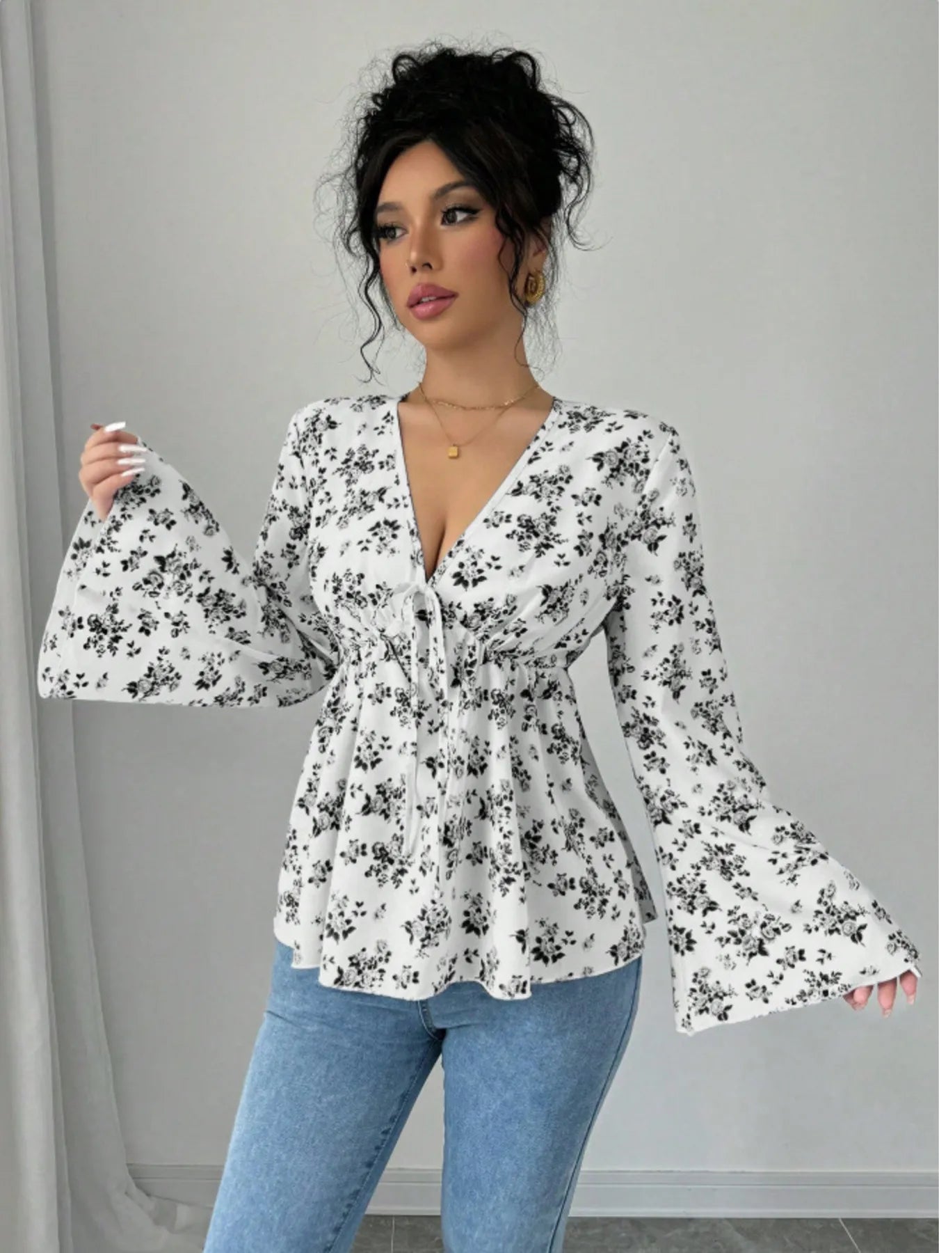 Floral Print V Neck Long Sleeve Buttoned Peplum Blouse