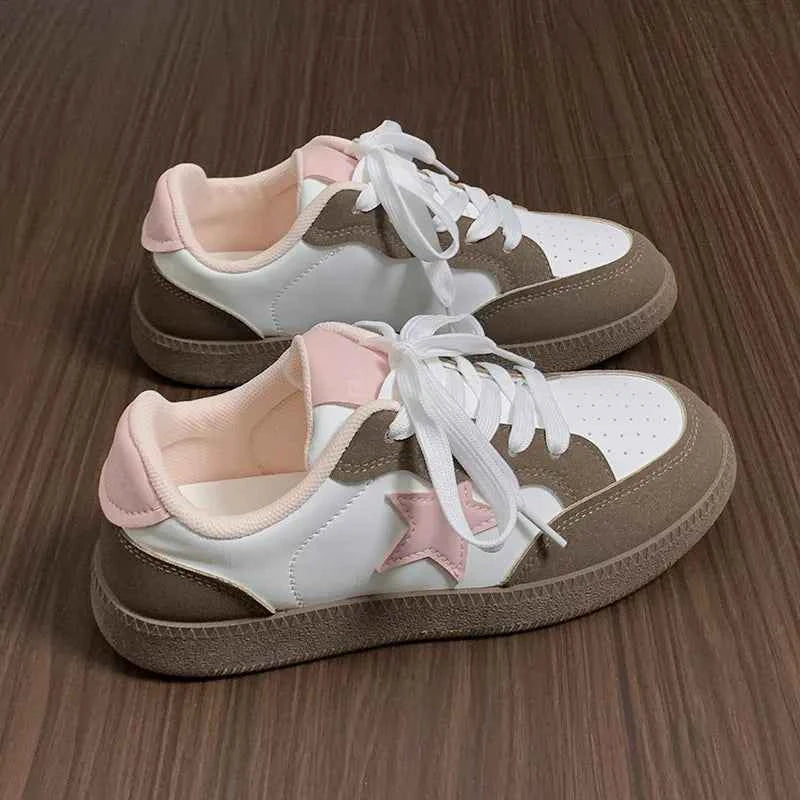 Contrast Star Lace-Up Athletic Sneakers