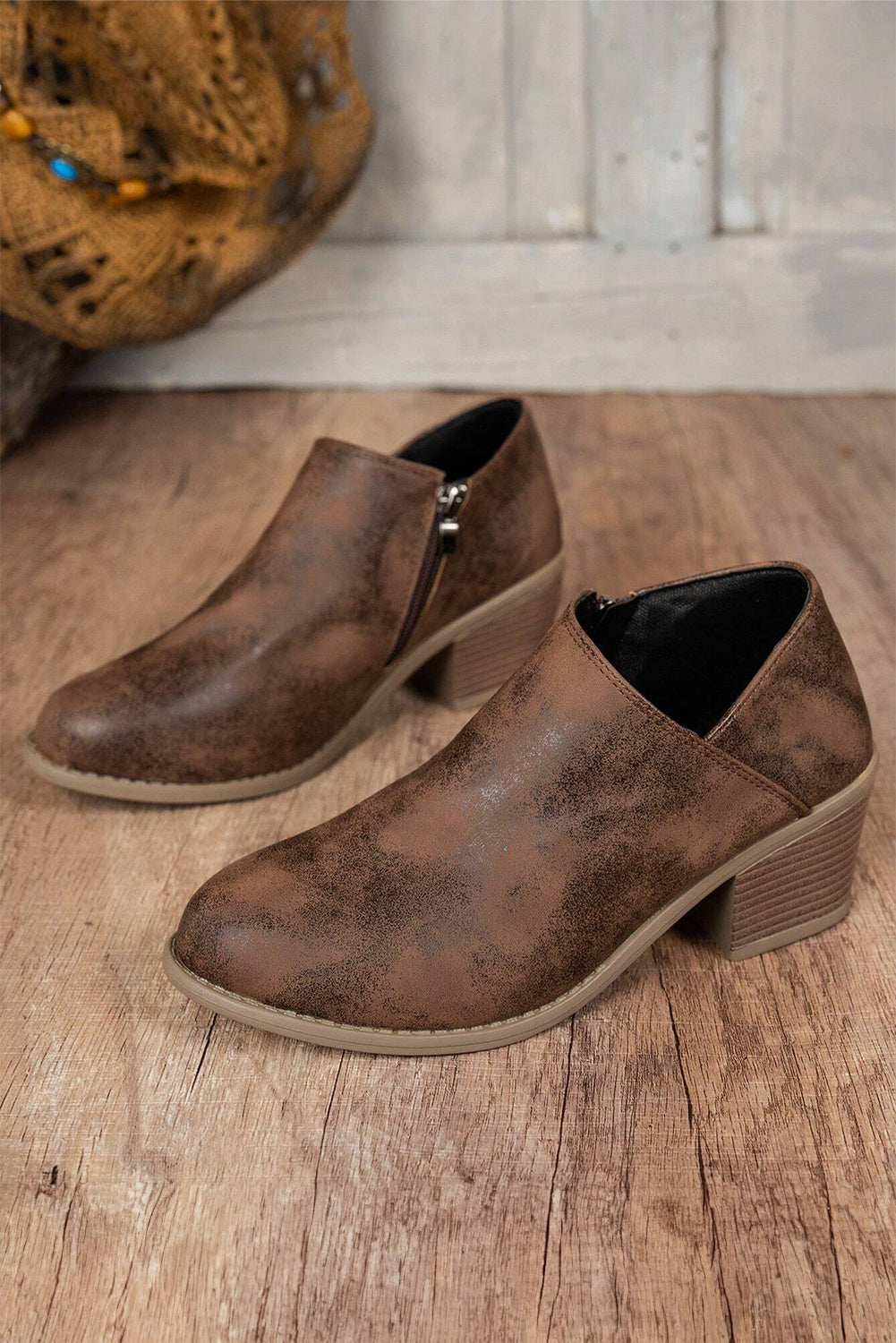 Tulip Opening Suede Ankle Boots