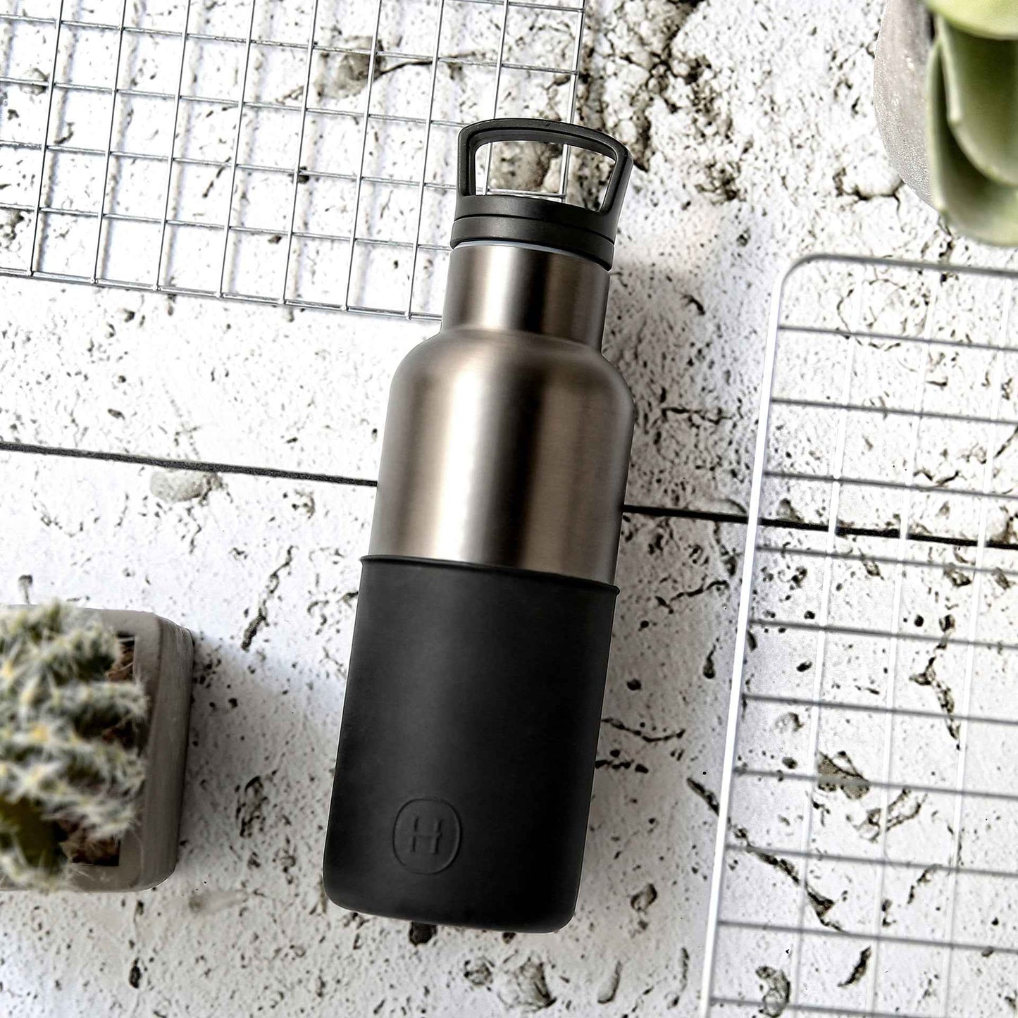 Titanium grey-Ink Black 16 Oz