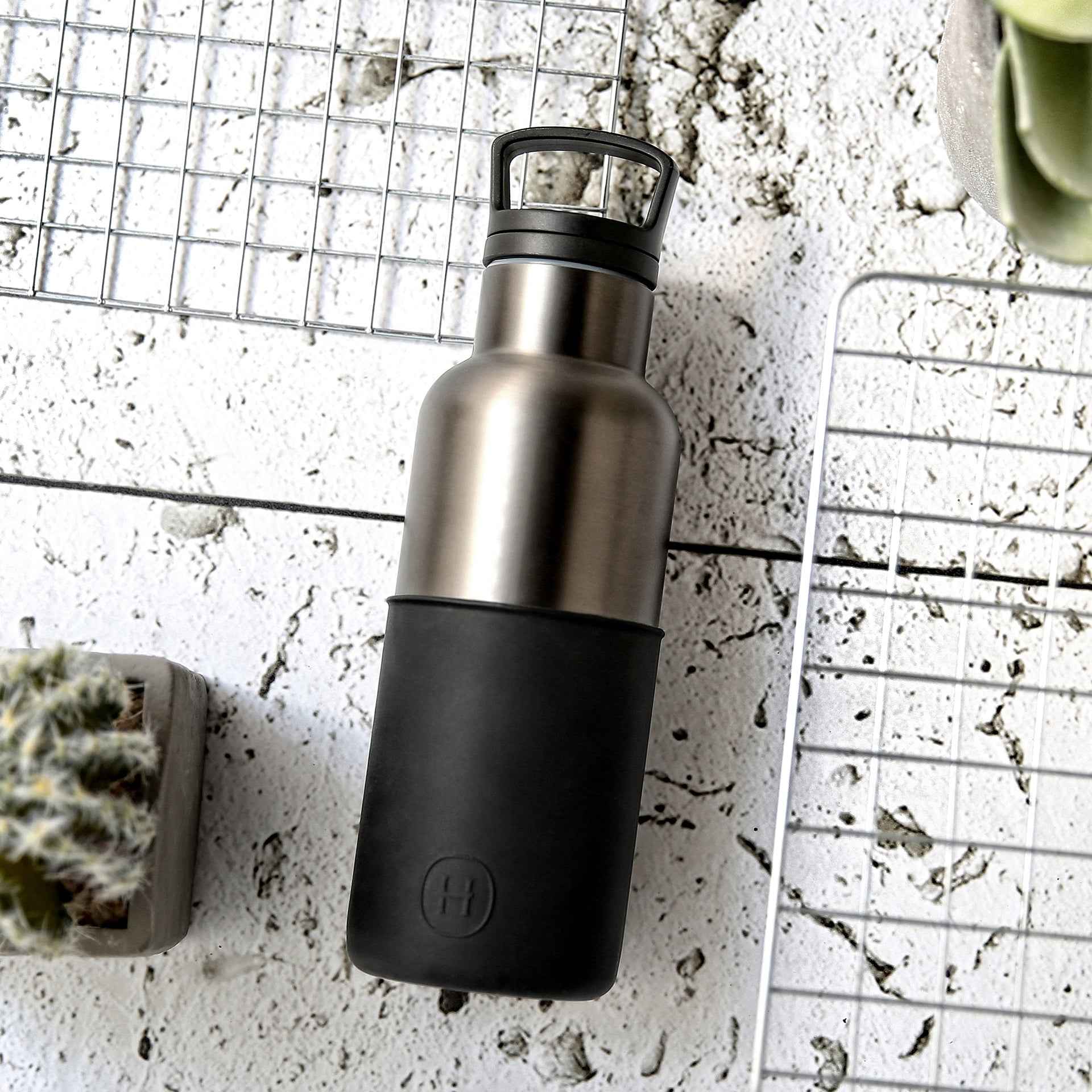 Titanium grey-Ink Black 16 Oz