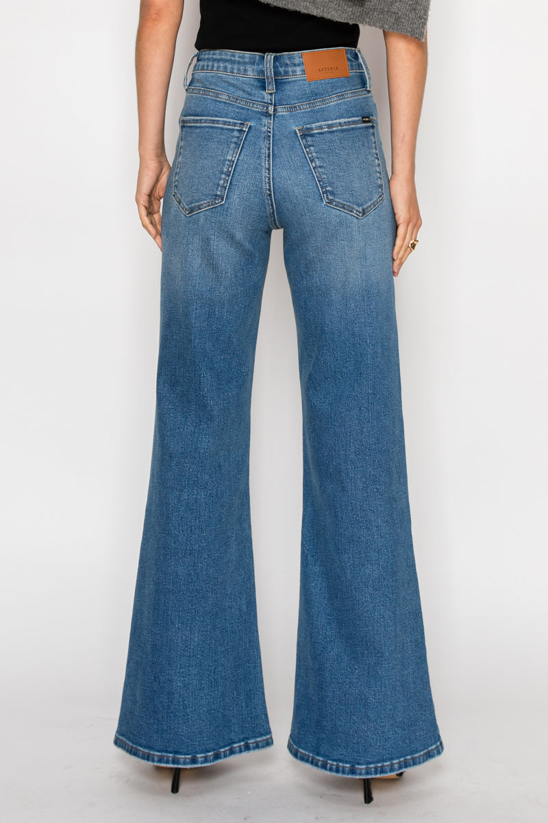 REESE TUMMY CONTROL RELAXED HIGH RISE PALAZZO JEANS *Signature*
