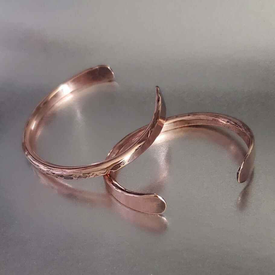 Handmade 2 ounce 6 Gauge Copper Hammered BIGGA Bangle