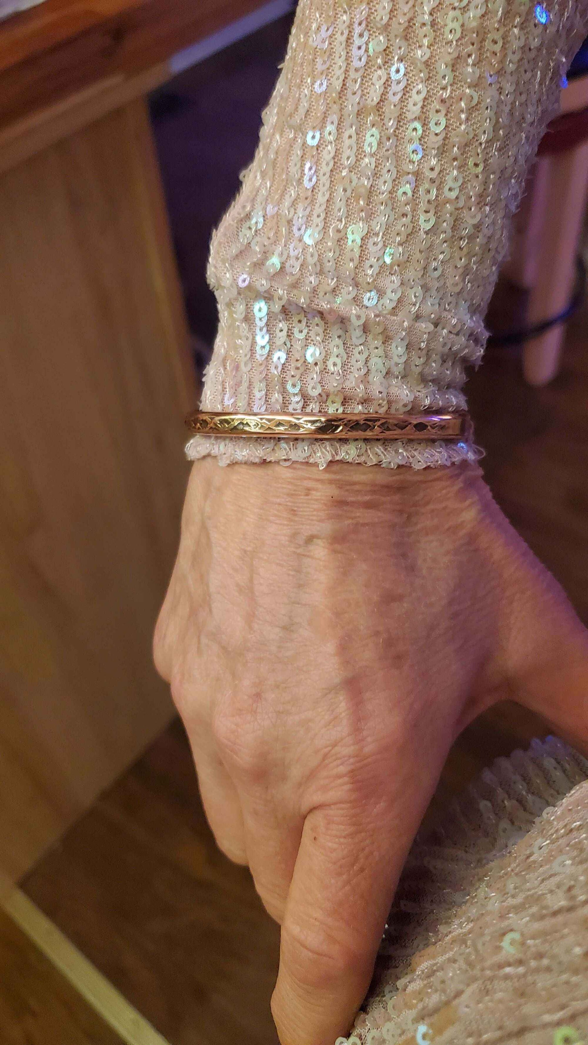 Handmade 2 ounce 6 Gauge Copper Hammered BIGGA Bangle