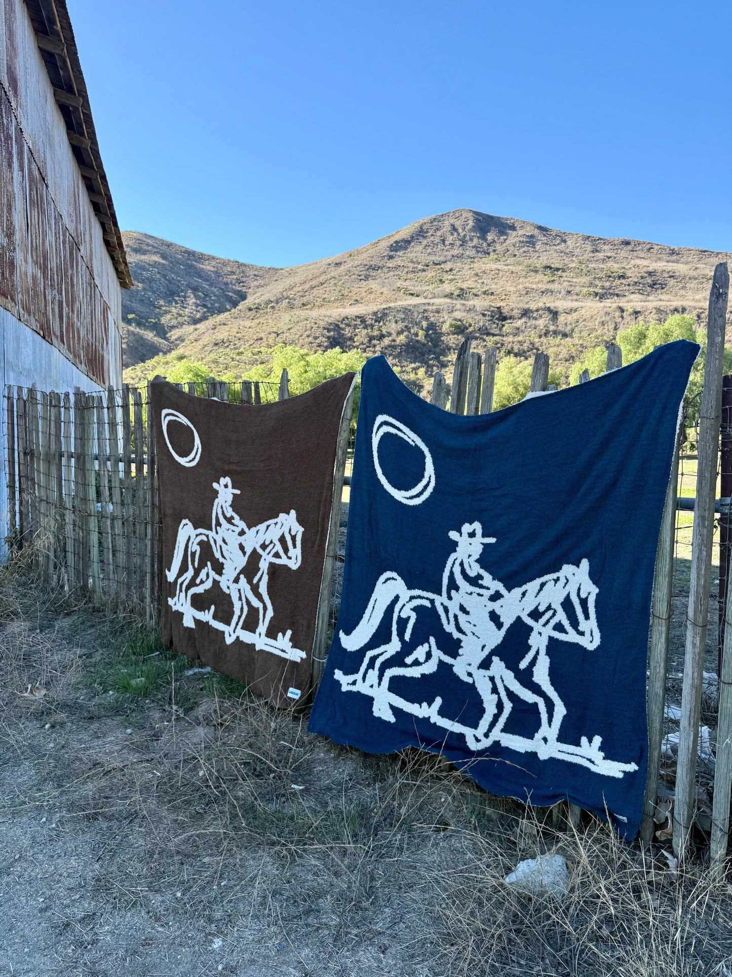 Drifter Plush Throw - Malibu Blue