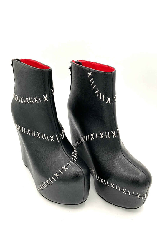 Stitches Contrast Wedge Boot