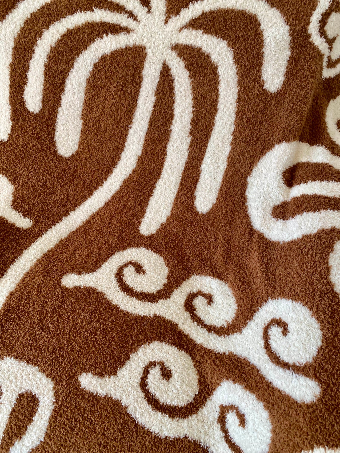 Hanalei Plush Throw - Mocha & Cream