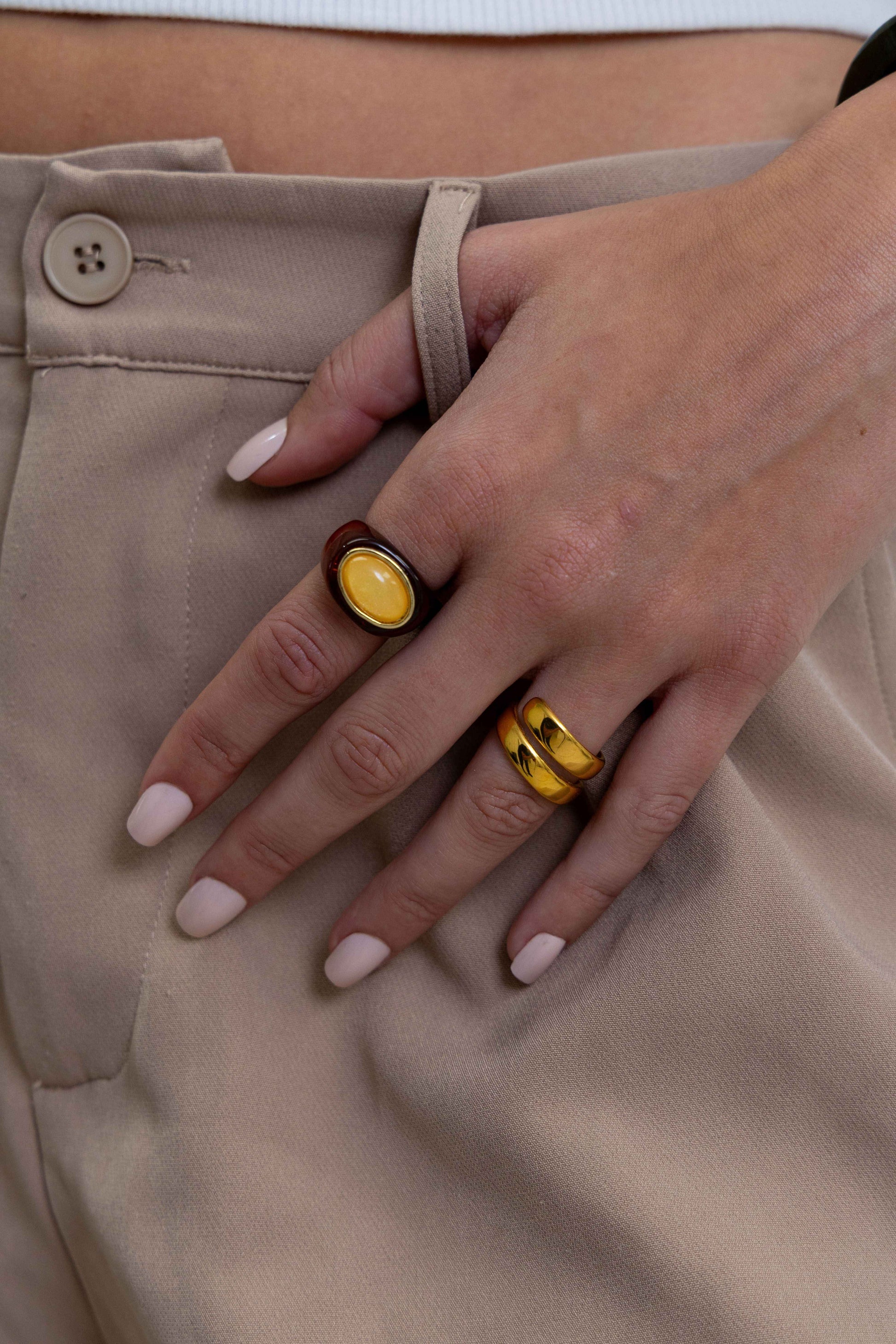 Katy Acrylic Ring - Brown