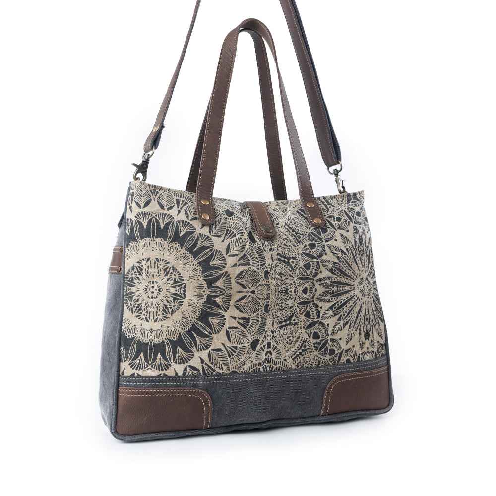 Myra Willow Mesa Messenger in Radial Sand