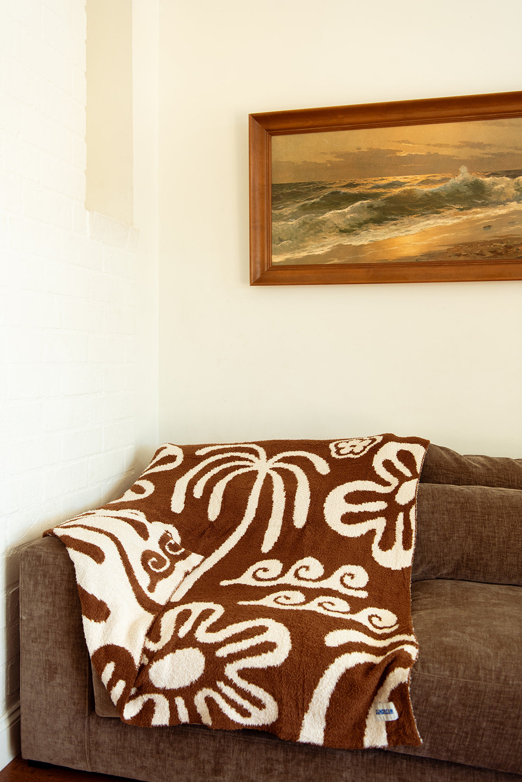 Hanalei Plush Throw - Mocha & Cream
