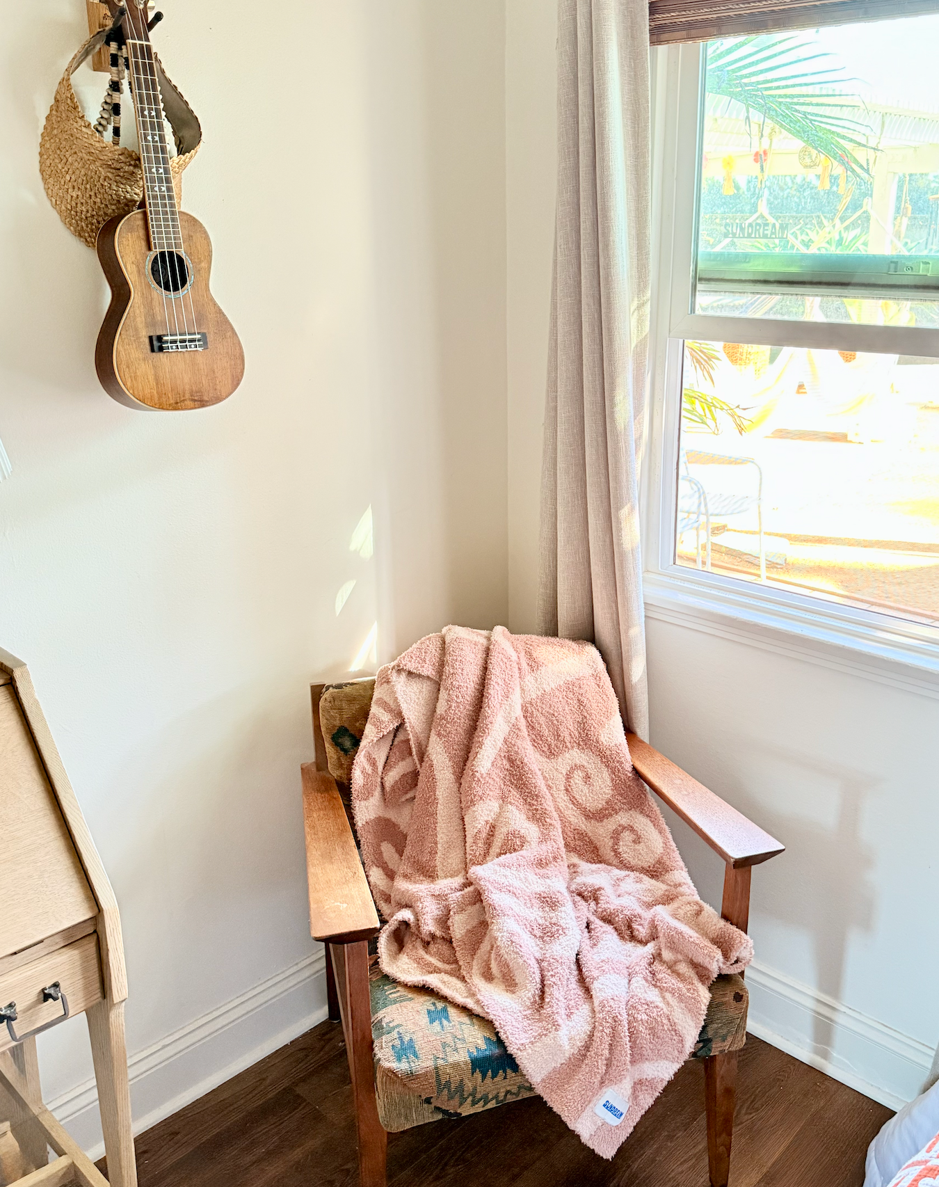 Hanalei Plush Throw - Island Blush