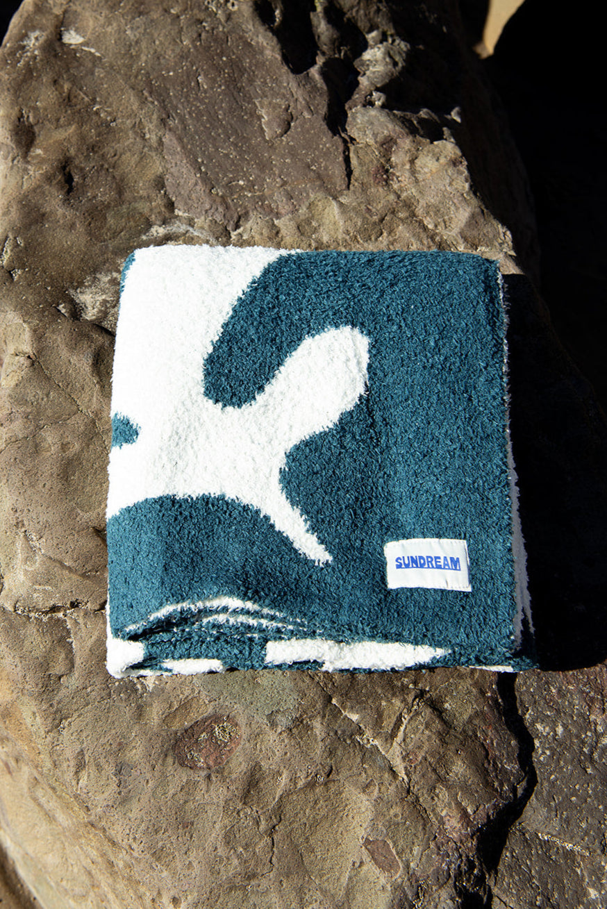 Paradise Plush Throw - Pacific Blue