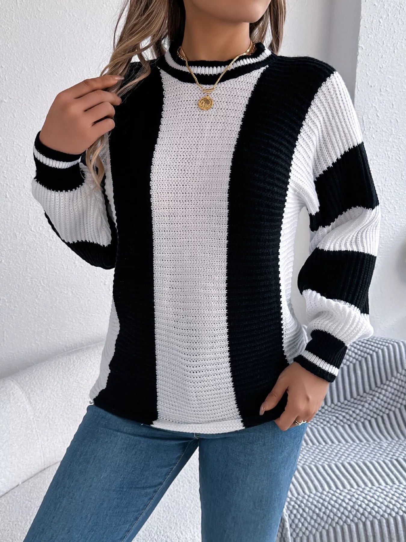 Round Neck Color Block Sweater