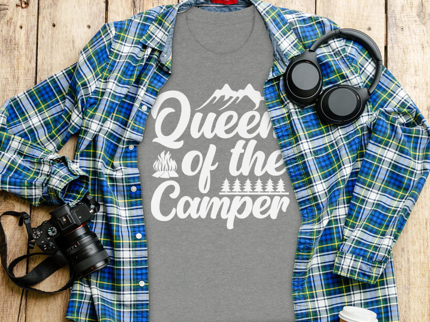 Queen of the Camper Graphic Print Camping Lover T-Shirt