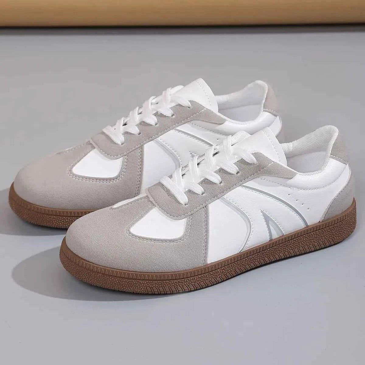 Lace Up Round Toe Sneakers