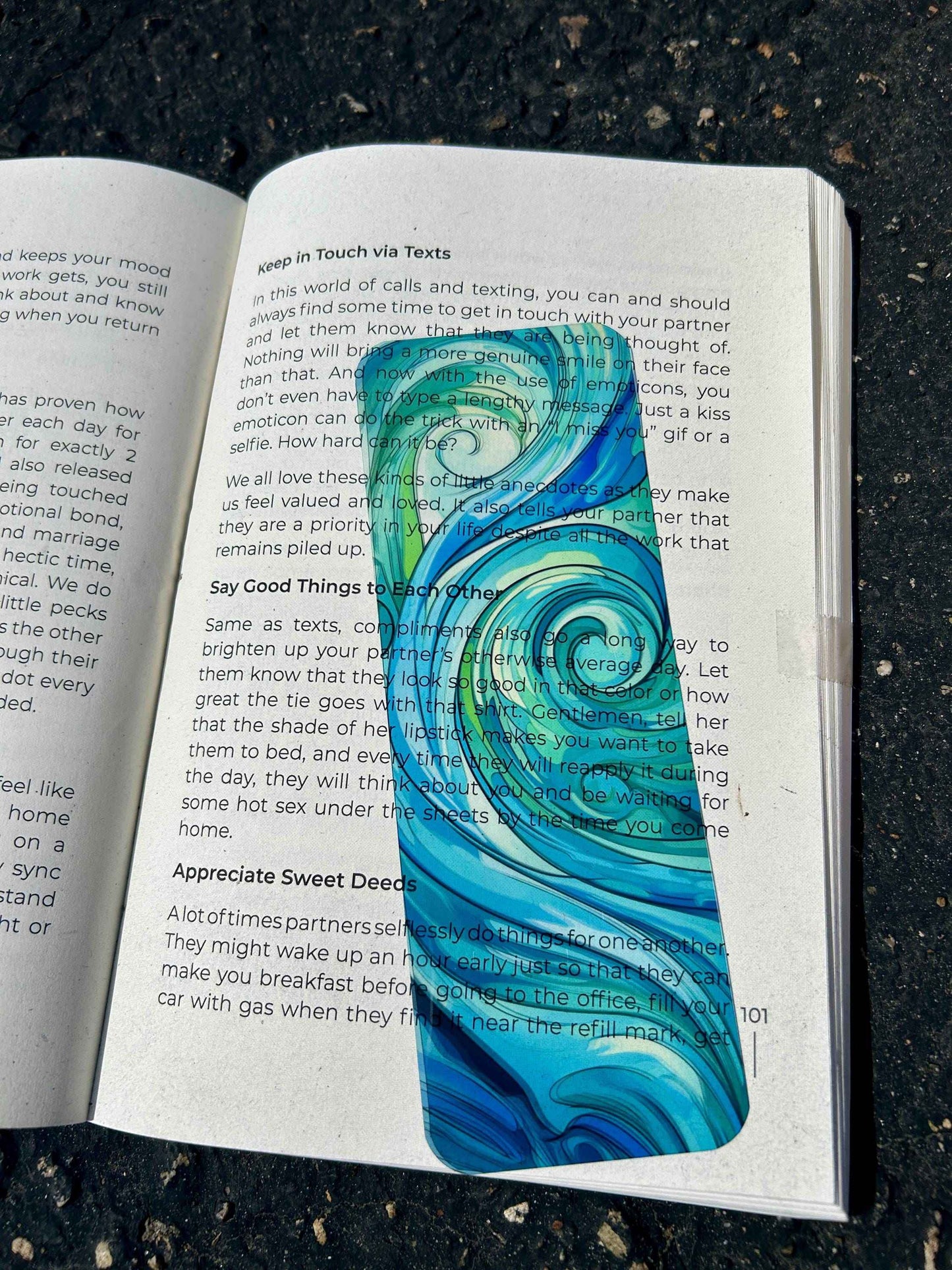 Abstract Ocean Wave Bookmark – Vibrant Beach-Inspired Art, Coastal Design, Unique Ocean Lover Gift, Perfect for Bookworms
